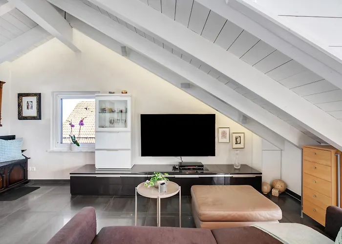 Dachgeschosswohnung In Hofolding * Brunnthal