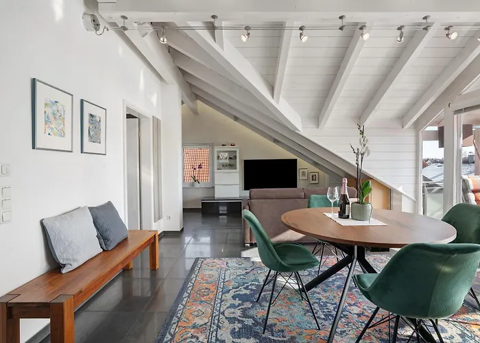 Dachgeschosswohnung In Hofolding *