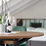 Apartament Dachgeschosswohnung In Hofolding *