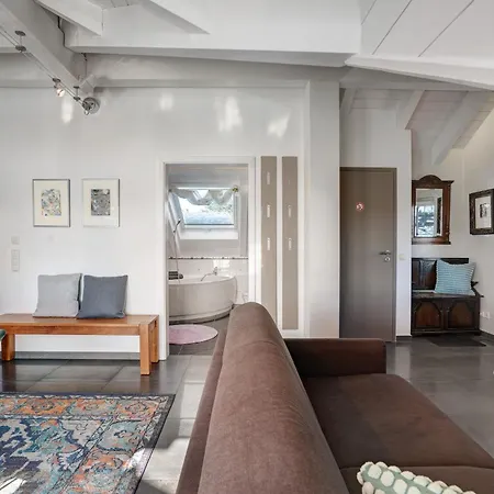 Apartamento Dachgeschosswohnung In Hofolding *