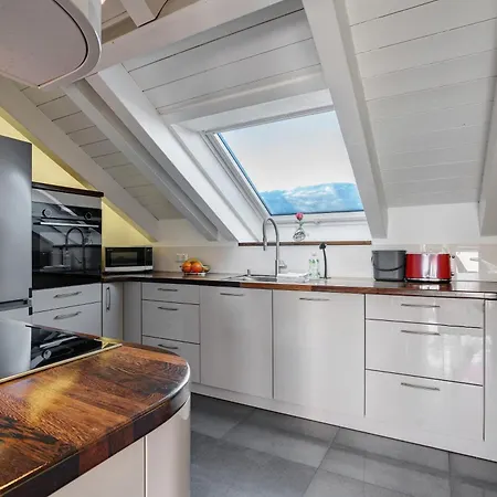 Dachgeschosswohnung In Hofolding Brunnthal