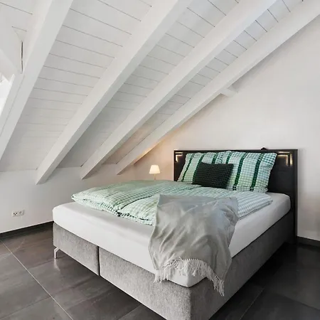 Dachgeschosswohnung In Hofolding Apartament *