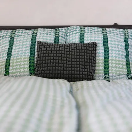 Dachgeschosswohnung In Hofolding 아파트 브룬탈