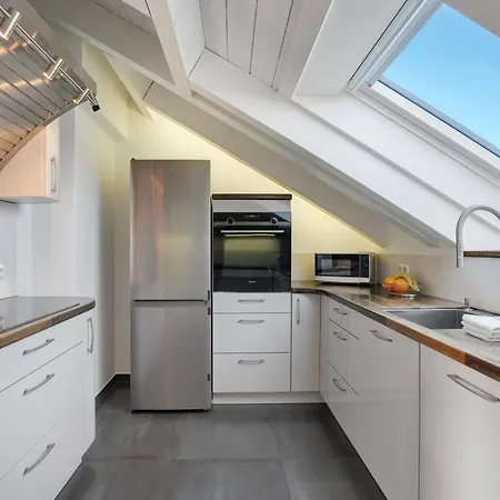 아파트 Dachgeschosswohnung In Hofolding *