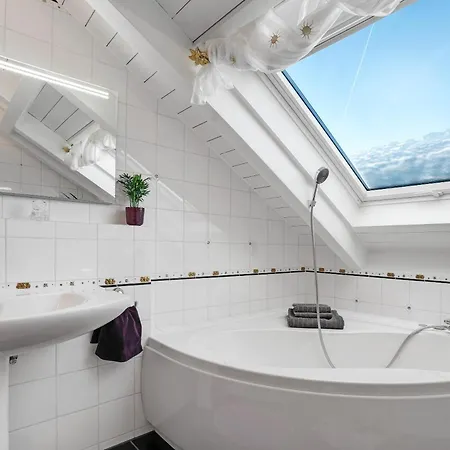 아파트 Dachgeschosswohnung In Hofolding